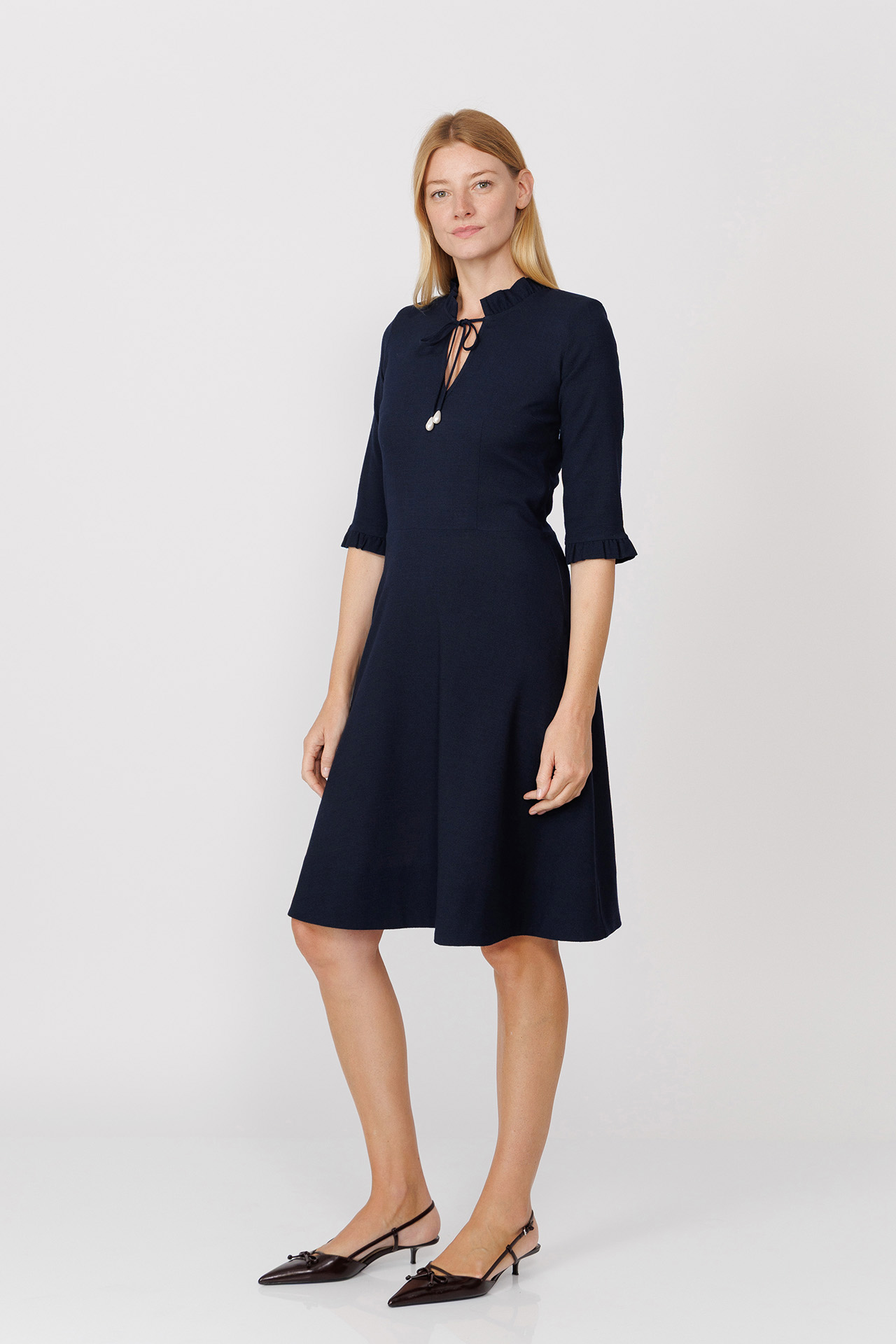 ROCHIE DIN AMESTEC LANA 8183LN