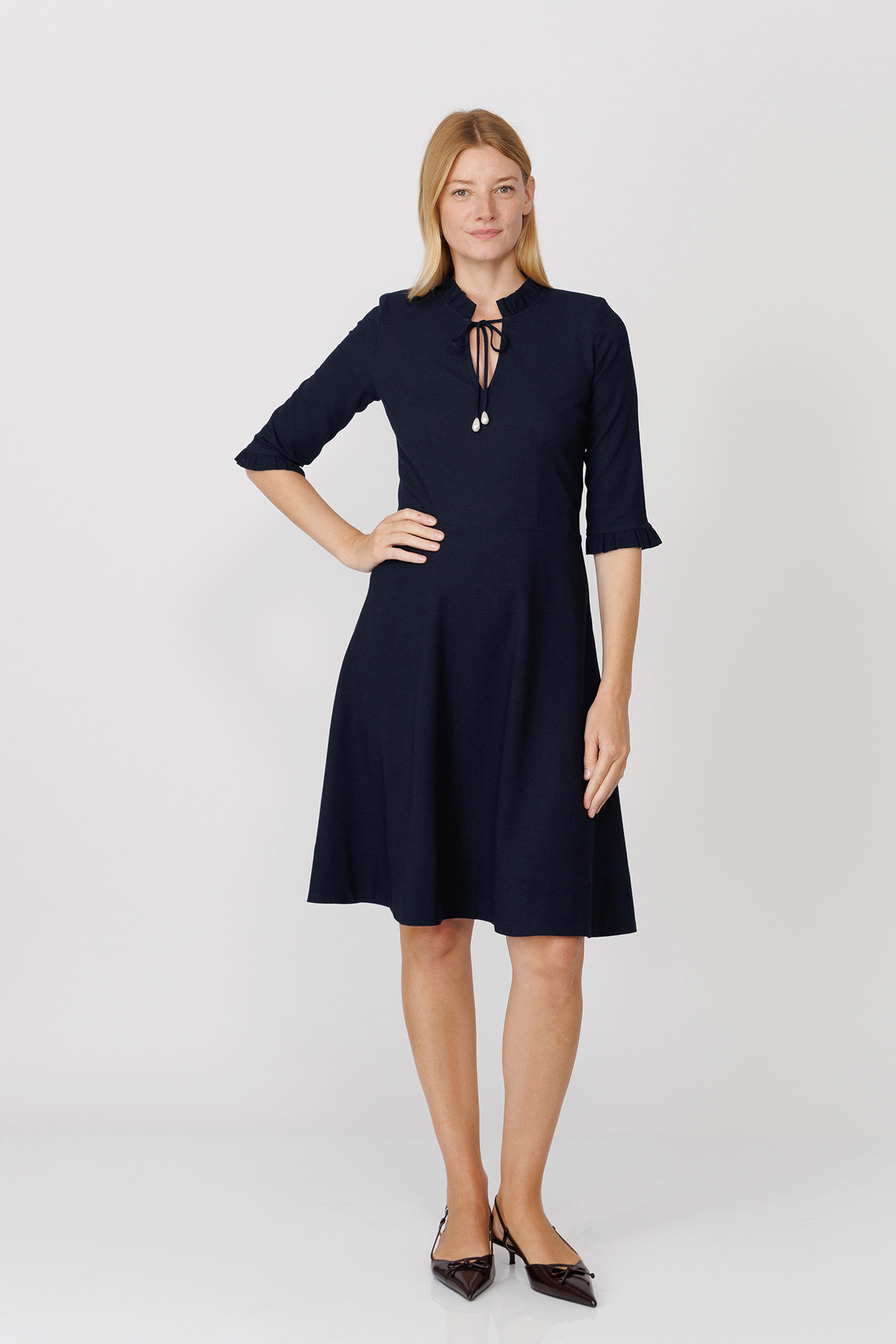 ROCHIE DIN AMESTEC LANA 8183LN
